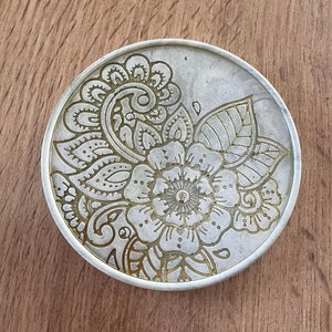Plateau rond repose bijou