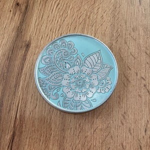 Round tray for jewelry rest