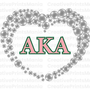 Puede incluir: Unas letras de hermandad "AKA" rosas y verdes en forma de corazón hechas de perlas plateadas.