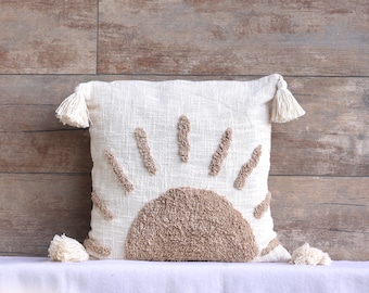 Beige Sun Rays Punch Needle Pillow: Boho Tassel Cushion Cover (16x16 inches)