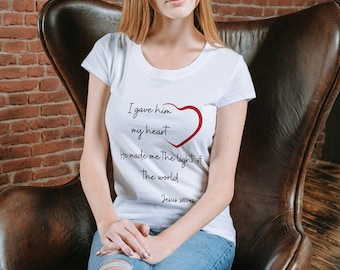 彼は私のために、薄手のTシャツ、ユニセックスのTシャツ、白いTシャツ、普段着、綿のTシャツ、男女兼用のTシャツ、着心地の良いTシャツ、彼へのプレゼントなどを作ってくれました...