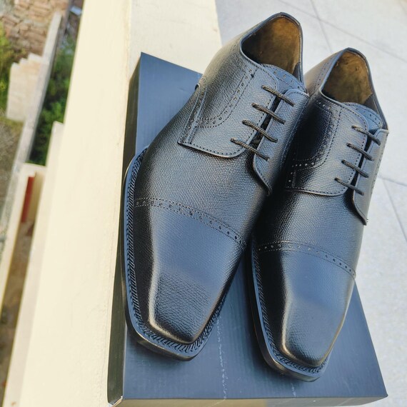 Scarpe Derby fatte a mano in pelle martellata con suole spesse e