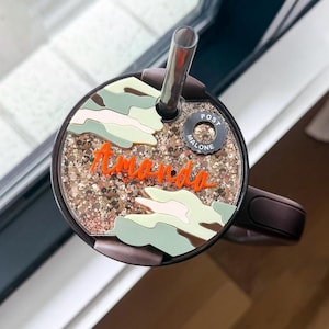 カモフラージュポストポスティスタンレーグリッターシェイカートッパースタンレーカップアクセサリースタンレーカスタムネームタグネームプレートグリッター入りマローンギフトタイヤ