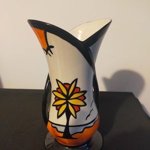 Lorna Bailey 21cm &quot;The Beach&quot; pattern vase backstamped old Ellgreave Pottery excellent condition