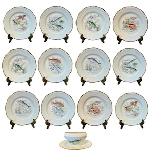 Mid-Century Hand-Painted Limoges Fish Service by S.F.P., Rare Signed 13 Pc for 12 pers with 24K gilt rim, circa 1950
