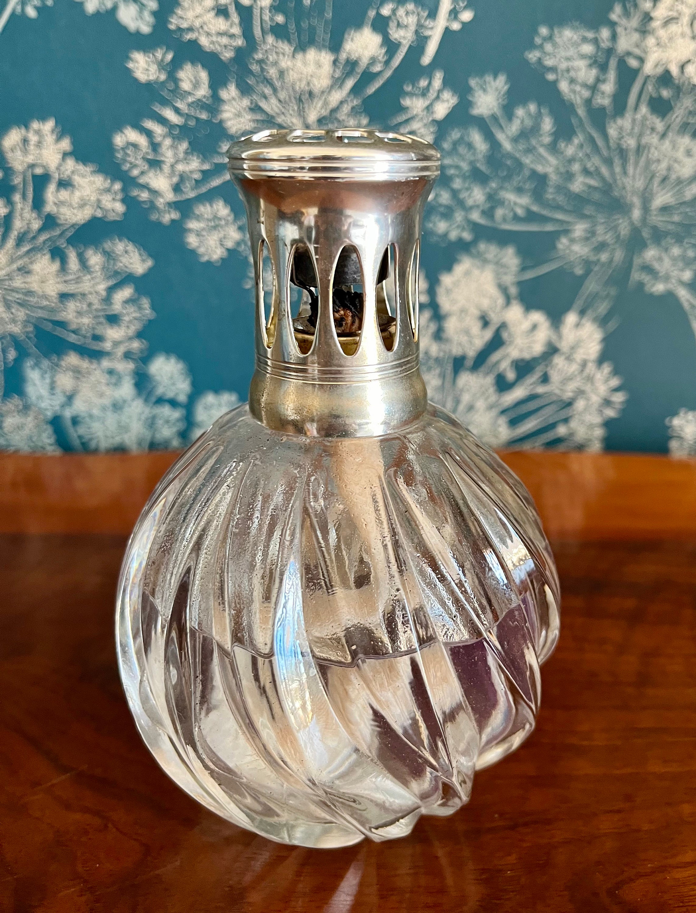 DAUM France LAMPE BERGER du centenaire en pâte de verre dans les tons vert et bleu à motif floral 1998 - LA COMTESSE G DAUM France LAMPE BERGER du centenaire en pâte de verre dans les tons vert et bleu à motif floral 1998 - LA COMTESSE G