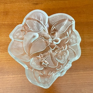 Vintage German Mid Century STRAWBERRY CRYSTAL BOWL / Fruit Bowl / Candy Dish