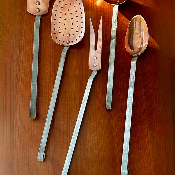 19th Century FRENCH COOKING UTENSILS In Copper And Wrought Iron Handle / Fire Tools / 5 pieces