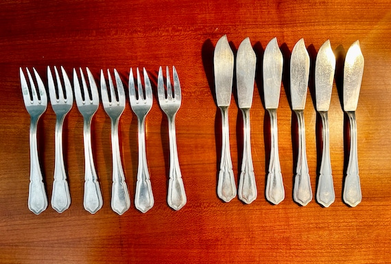 Six French Silver Plated FISH Cutlery by SFAM : L