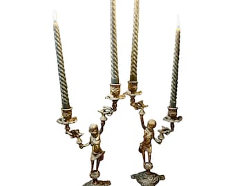 Pareja de candelabros de bronce decorados con putti, siglo XIX / Querubines / Ángeles / Porta antorcha
