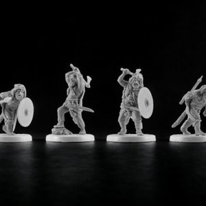 Set of 4 Vikings Ulfhednars. 28 mm Miniatures