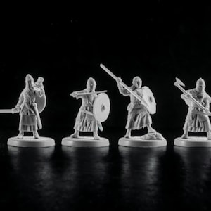 Set of 4 Vikings Shield Maidens. 28 mm Miniatures