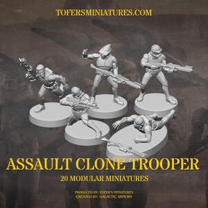 Puede incluir: Un conjunto de miniaturas de Asalto Clone Trooper, cada una sobre una base circular. Las figuras est&aacute;n en varias poses de acci&oacute;n, sosteniendo blasters. El texto "ASSAULT CLONE TROOPER" y "20 MODULAR MINIATURES" est&aacute;n presentes. Las miniaturas miden 32 mm.