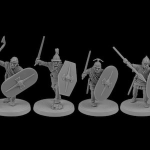 Ensemble de 4 guerriers celtiques. Miniatures 28 mm