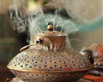 Dhoop Dani de hierro antiguo: quemador de incienso vintage y portavelas