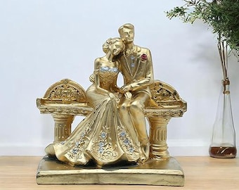 Figura decorativa de pareja romántica, decoración de boda en tonos dorados, estatua de resina hecha a mano para decoración del hogar.