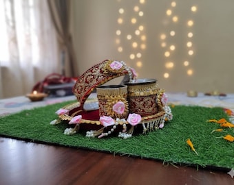 Boda india hecha a mano Puja Thali Set / Terciopelo rojo Karwa Chauth Thali con Katori & Kalash / Decoración ritual nupcial, regalo festivo
