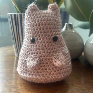 hand crochet cat