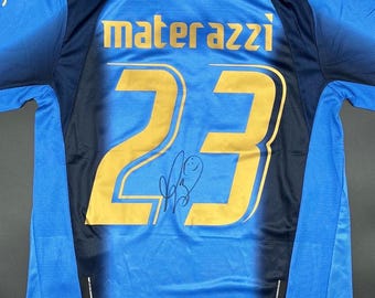 ファビオ・カンナヴァーロ直筆サイン入りイタリアサッカー写真。額入り