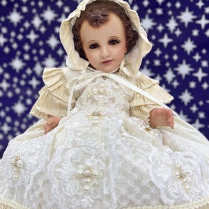 Trajecito Niño Dios- Ropon Beige Perlas