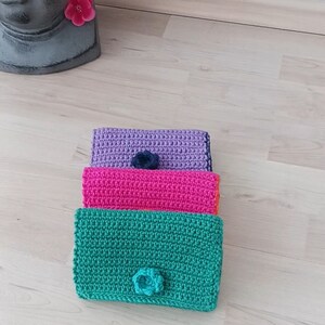 Gehaakte tas Haakwerk. Portemonnee. Verschillende kleuren. Ganchillo-portemonnee. Verschillende kleuren.