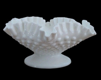 Bol para dulces vintage Fenton de vidrio blanco opalino inglés con relieve ondulado, 20 cm de ancho.