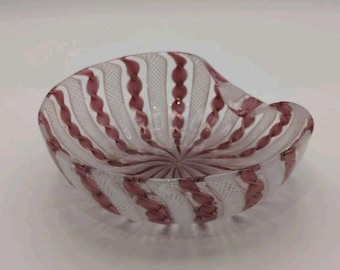 Dulcera vintage de Murano veneciana Zanfirico Latticino con cinta, color rosa y blanco.