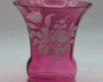 Jarrón estilo bohemio color arándano pintado a mano con flores blancas, hermoso color 5"