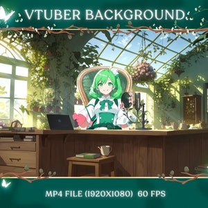 Op de afbeelding: Een anime-personage met groen haar zit aan een bureau in een kasomgeving. Het personage draagt een groene en witte jurk en heeft een microfoon voor zich. De achtergrond is gevuld met weelderig groen en zonlicht dat door het glazen dak stroomt. De tekst "VTUBER BACKGROUND" wordt bovenaan de afbeelding weergegeven, en "MP4 FILE (1920X1080) 60 FPS" wordt onderaan weergegeven.