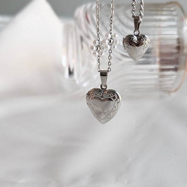 Sterling Silver Heart Locket Necklace, Custom Engraved Necklace, Photo Necklace, Personalized Gifts, Gift for Mom, Anniversary Gifts, gift