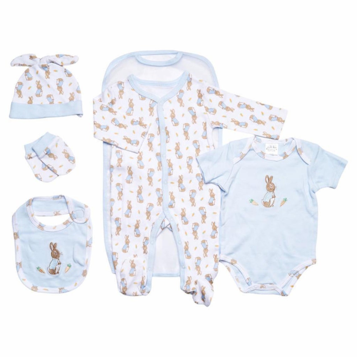 Personalised Peter Rabbit Baby Grow Set © CuteazaGoods | etsy.com 