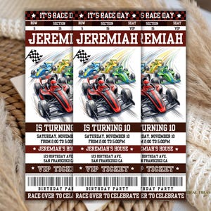 Peut inclure: Trois billets de fête d'anniversaire sur le thème de la course. Chaque billet présente un graphique de voiture de course avec le texte "IT'S RACE DAY" et "JEREMI JEREMIAH REMIAH". Les billets incluent les détails de la fête.