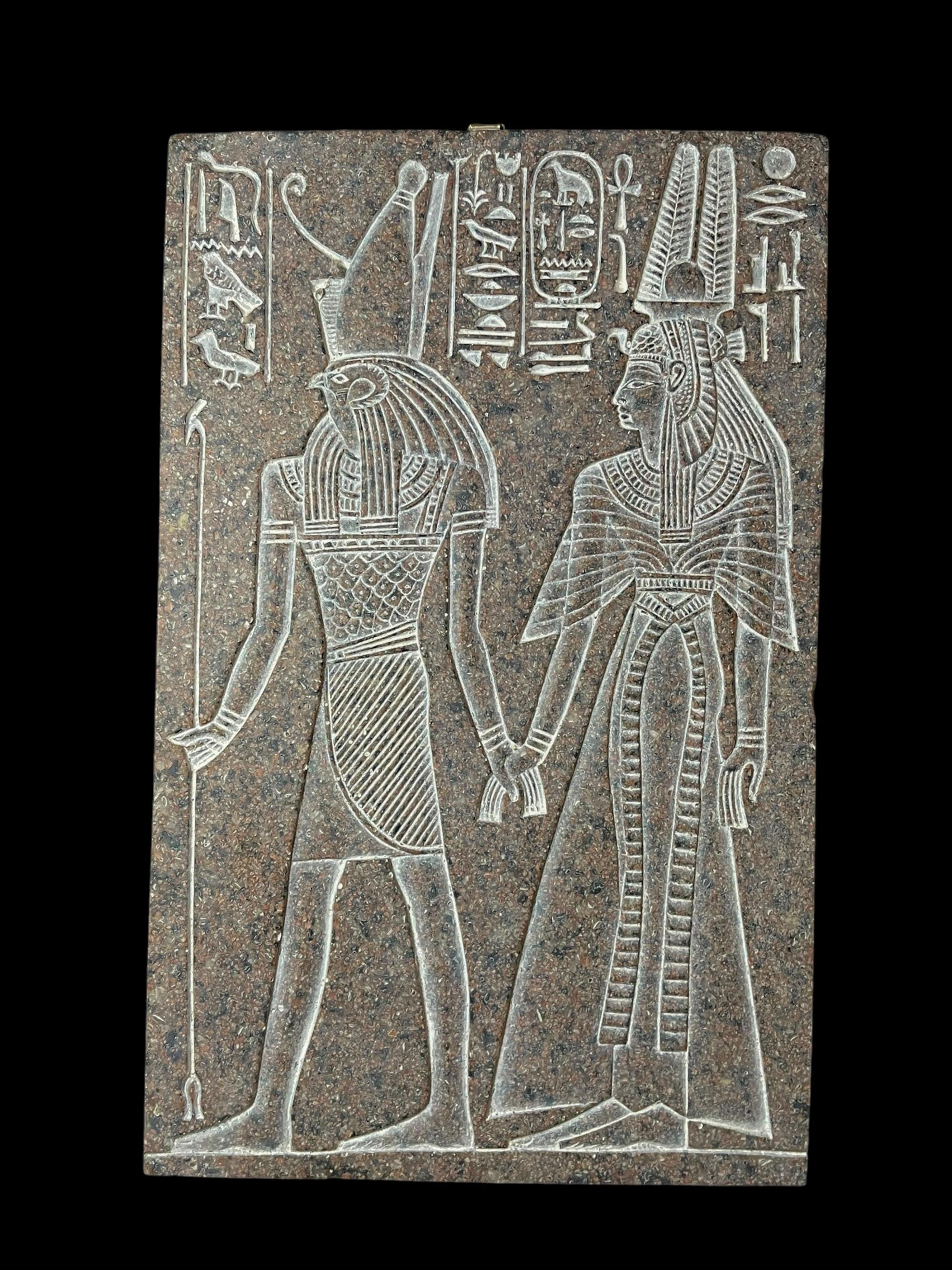 エジプトの壁画レリーフ：ホルスとクレオパトラ、古代美術の装飾