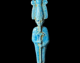 Estatua del dios egipcio Osiris: réplica de museo