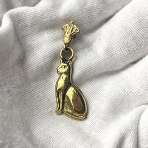 Cat Pendant for Bastet Devotees, Exquisite Spiritual Jewelry, Ideal Gift for Ancient Egyptian Mythology Enthusiasts, Gift for Cat Lovers.