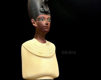 Estatua del dios egipcio Osiris