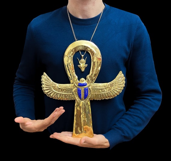 アンク。生命の鍵。エジプトで見事に作られた力強いエジプトの十字架