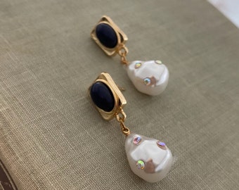 Shiny Pearls Earring