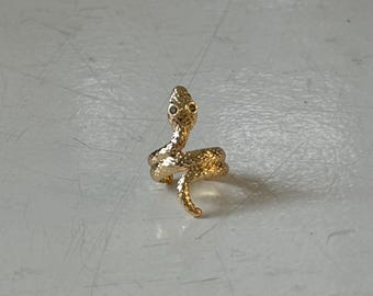 Snake Earcuff - Middle ear