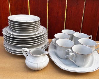 Servizio da tè in porcellana pregiata Vintage Crown Regent Romania - Bianco con finiture dorate e motivo a reticolo