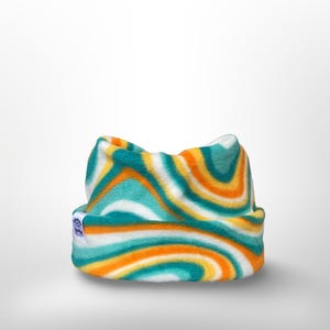 Retro swirls fleece four point keanie