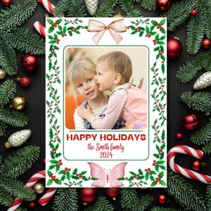 Plantilla de tarjeta navideña con foto, tarjeta de Feliz Navidad, tarjeta navideña con lazo, tarjeta navideña botánica clásica, plantilla de tarjeta navideña digital