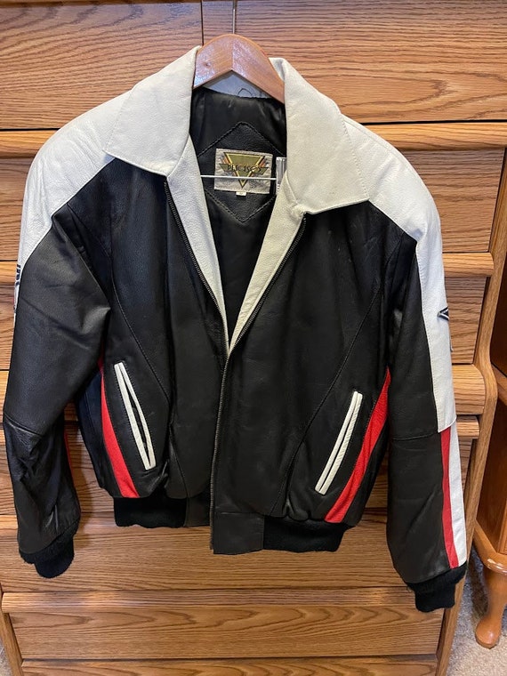 Vintage USA Leather Jacket. Jacket is a Size Small. It is in Vintage USA Leather Jacket. Jacket is a Size Small. It is in