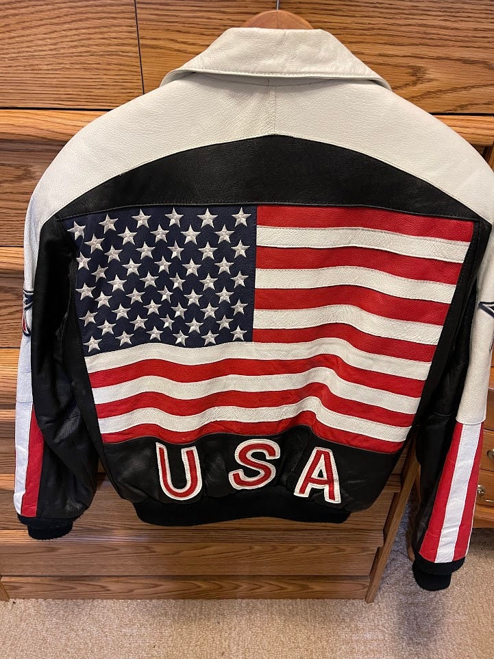 Vintage USA Leather Jacket. Jacket is a Size Small. It is in Vintage USA Leather Jacket. Jacket is a Size Small. It is in