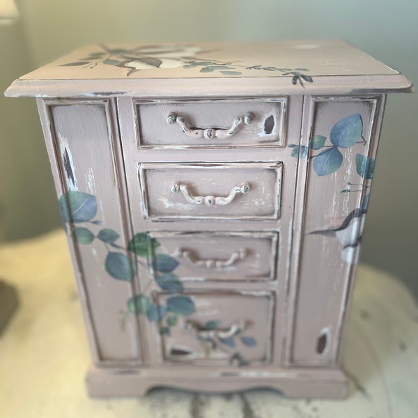 Upcycled Vintage Jewelry Box