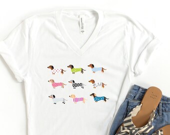 T-shirt met V-hals en teckelprint, T-shirt met V-hals en teckelprint voor dames, schattige V-hals met teckelprint, V-hals met teckelprint voor mama, cadeaus met teckelprint, cadeaus voor teckelliefhebbers, Doxie mama