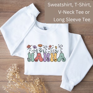 Camiseta o sudadera personalizada con cuello en V para abuela, regalo para abuela, camiseta de manga larga para abuela, camisa personalizada para abuela con nombre, diseño de flores silvestres para abuela.