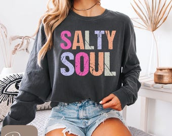 Camisa Salty de Comfort Colors®, Salty Soul, camiseta de verano Comfort Colors, camisa playera retro desgastada, camiseta de manga larga, sudadera, amante del océano