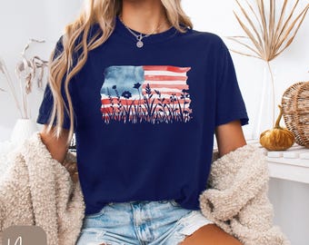 Camiseta Comfort Colors® USA, camiseta del 4 de julio, camiseta con bandera patriótica, camisetas rojas, blancas y azules, camiseta floral del 4 de julio, camiseta con flores silvestres patrióticas