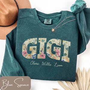 Comfort Colors® Gigi Shirt, personalisiertes Enkelkind Name Shirt, Wildblumen Gigi Sweatshirt, Cottagecore Geschenk, Gigi Langarm T-Shirt